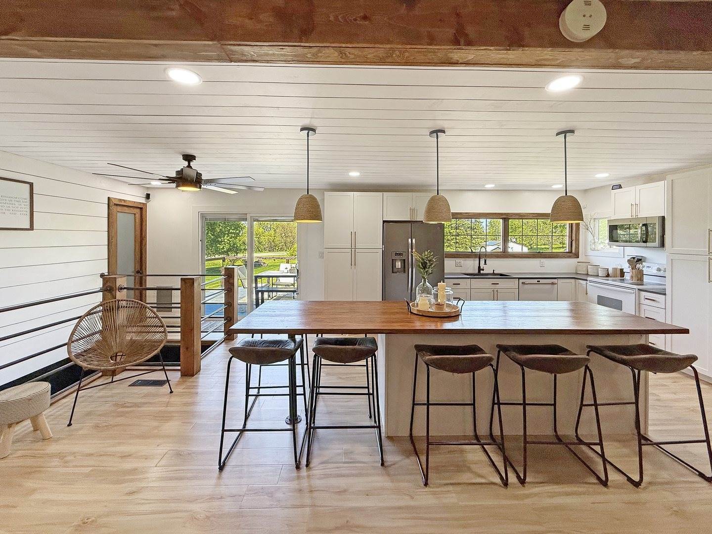 3974 East Cedarville Road, Dakota, IL 61018