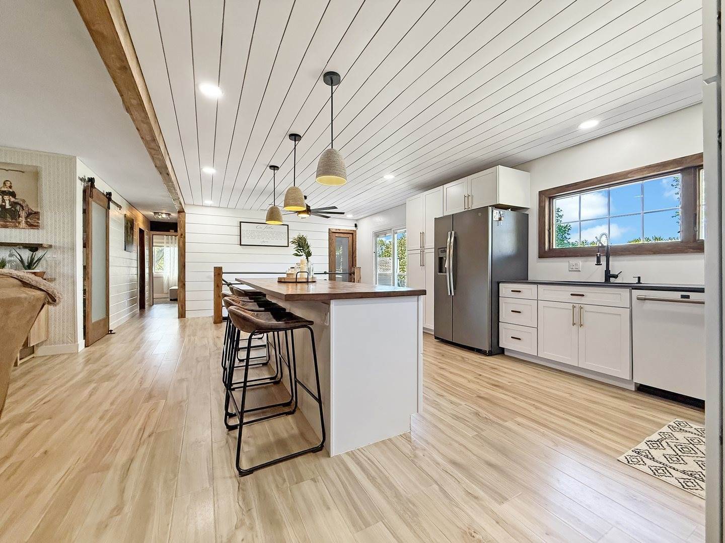 3974 East Cedarville Road, Dakota, IL 61018