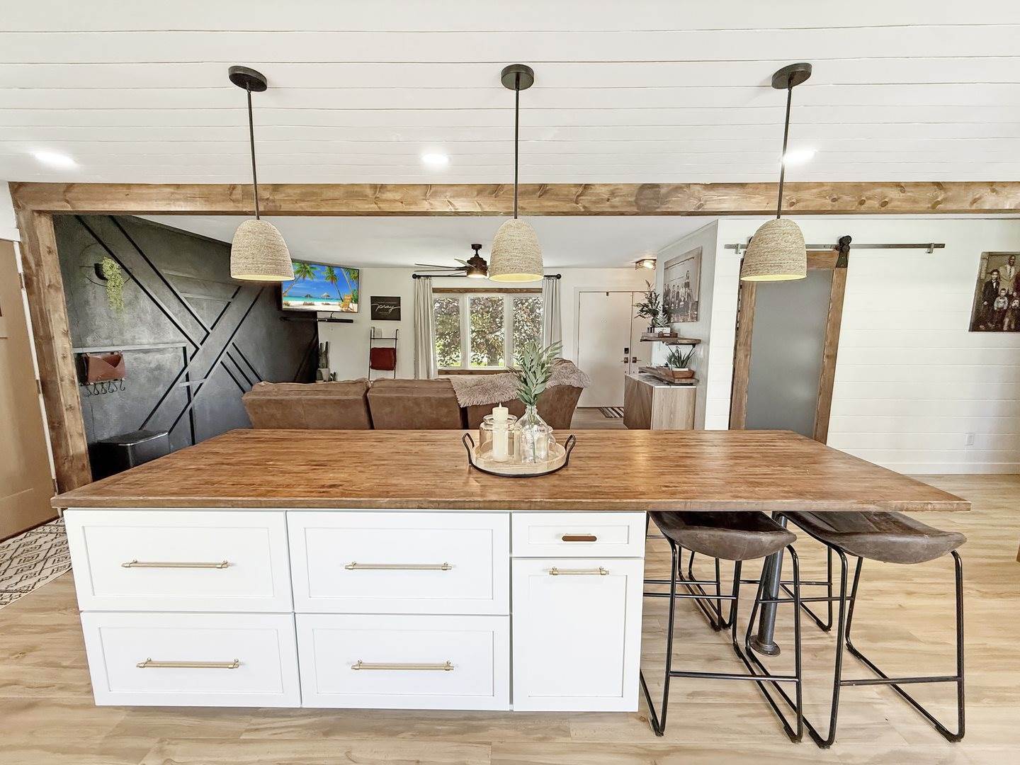 3974 East Cedarville Road, Dakota, IL 61018