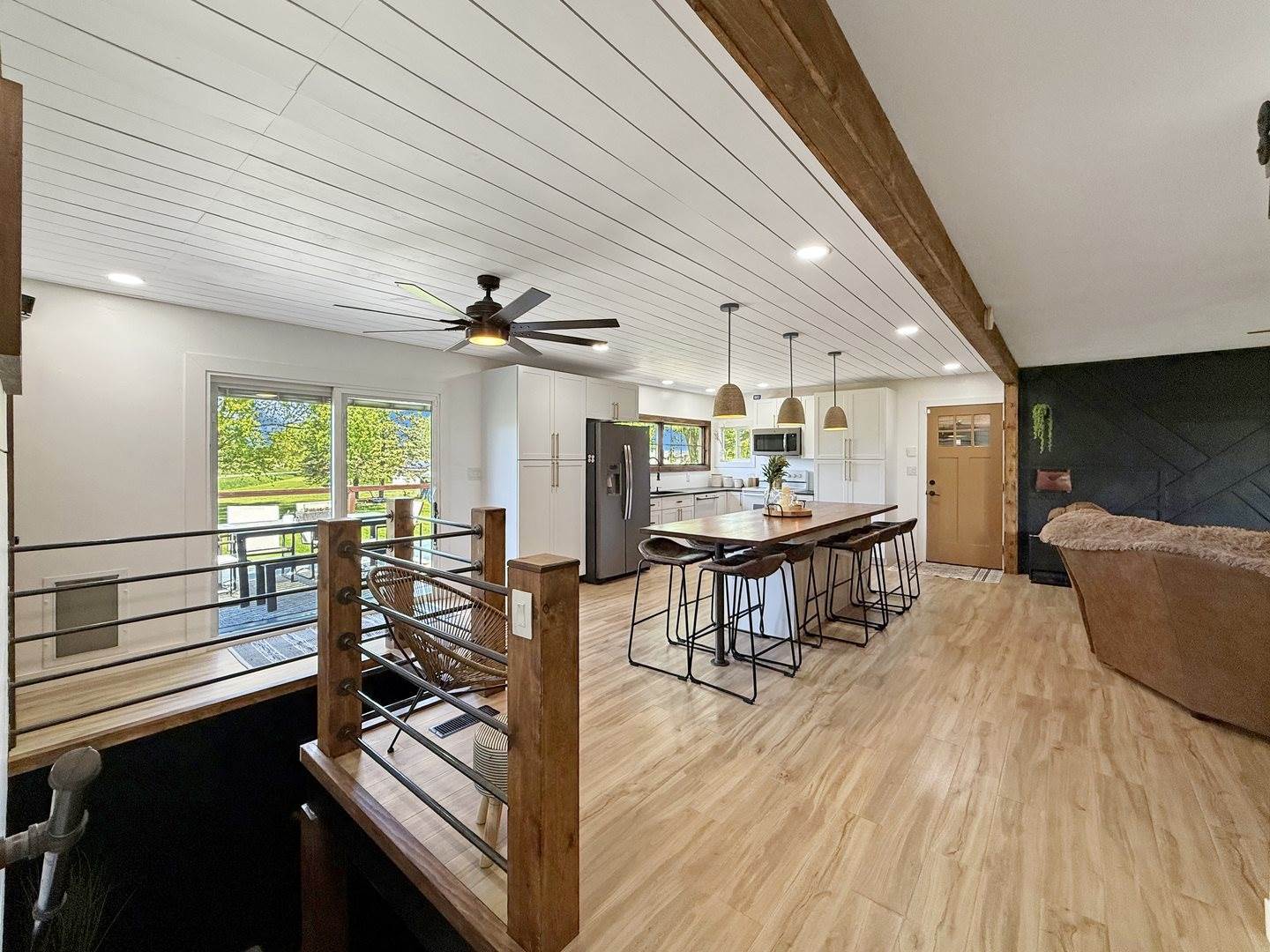 3974 East Cedarville Road, Dakota, IL 61018