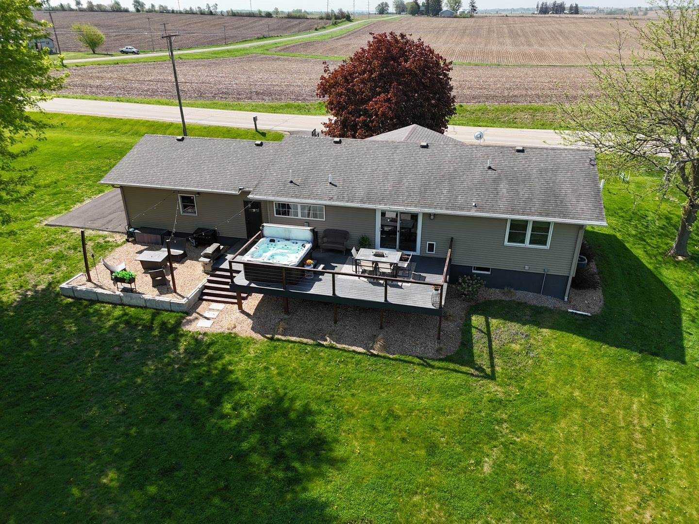 3974 East Cedarville Road, Dakota, IL 61018