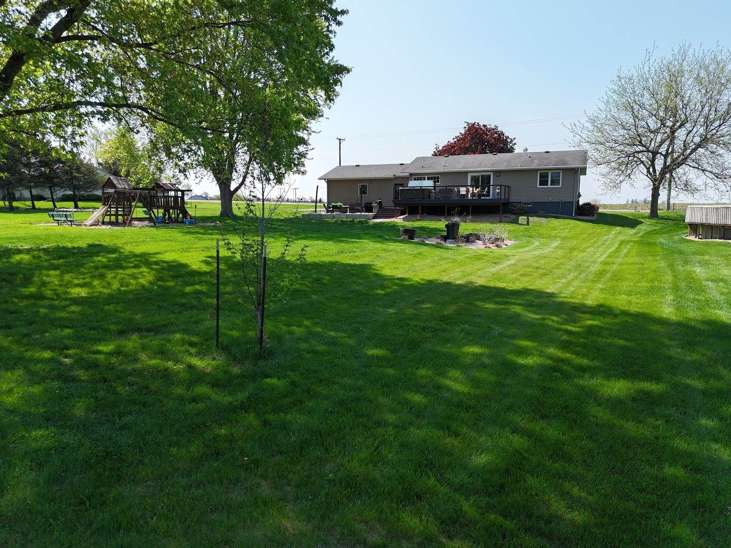 3974 East Cedarville Road, Dakota, IL 61018