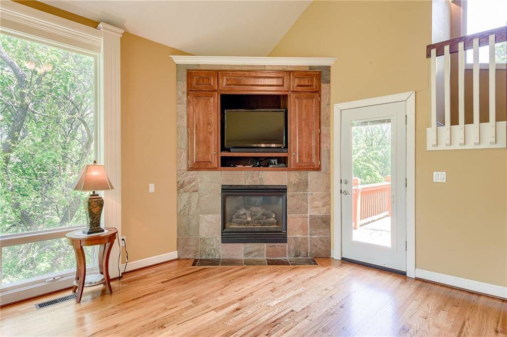 601 SW Forestpark Lane, Lee's Summit, MO 64081