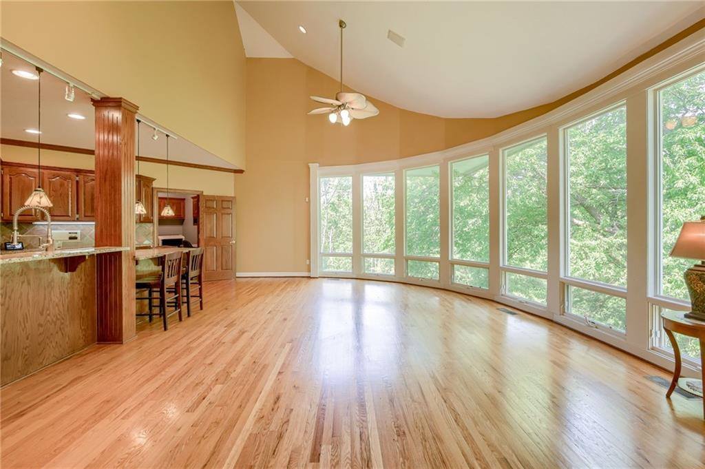 601 SW Forestpark Lane, Lee's Summit, MO 64081