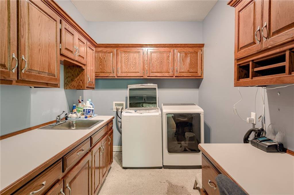 601 SW Forestpark Lane, Lee's Summit, MO 64081