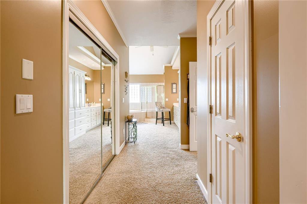 601 SW Forestpark Lane, Lee's Summit, MO 64081