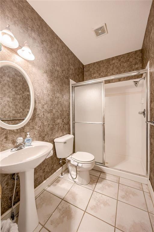 601 SW Forestpark Lane, Lee's Summit, MO 64081