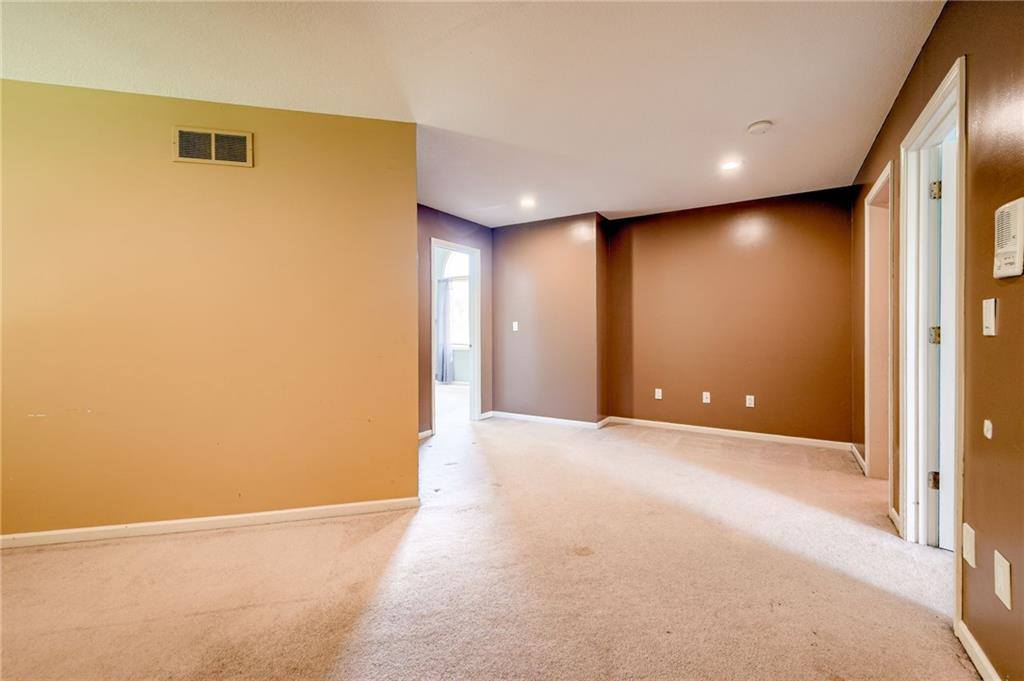 601 SW Forestpark Lane, Lee's Summit, MO 64081