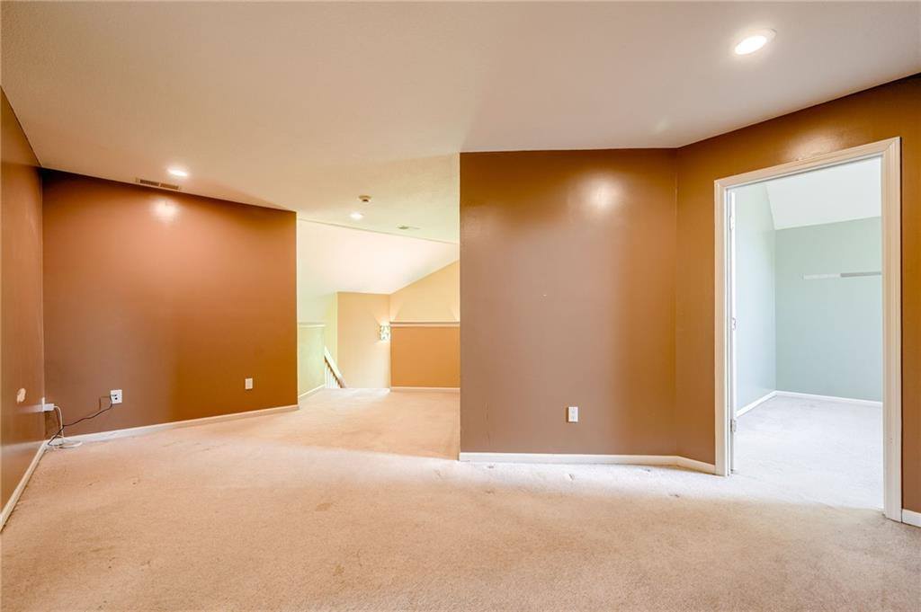 601 SW Forestpark Lane, Lee's Summit, MO 64081