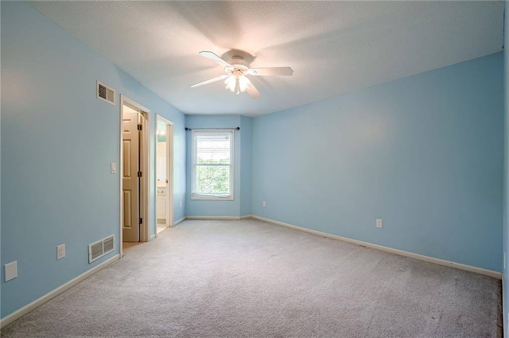 601 SW Forestpark Lane, Lee's Summit, MO 64081