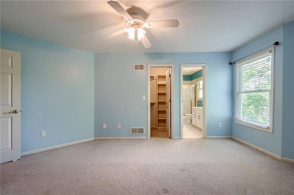 601 SW Forestpark Lane, Lee's Summit, MO 64081