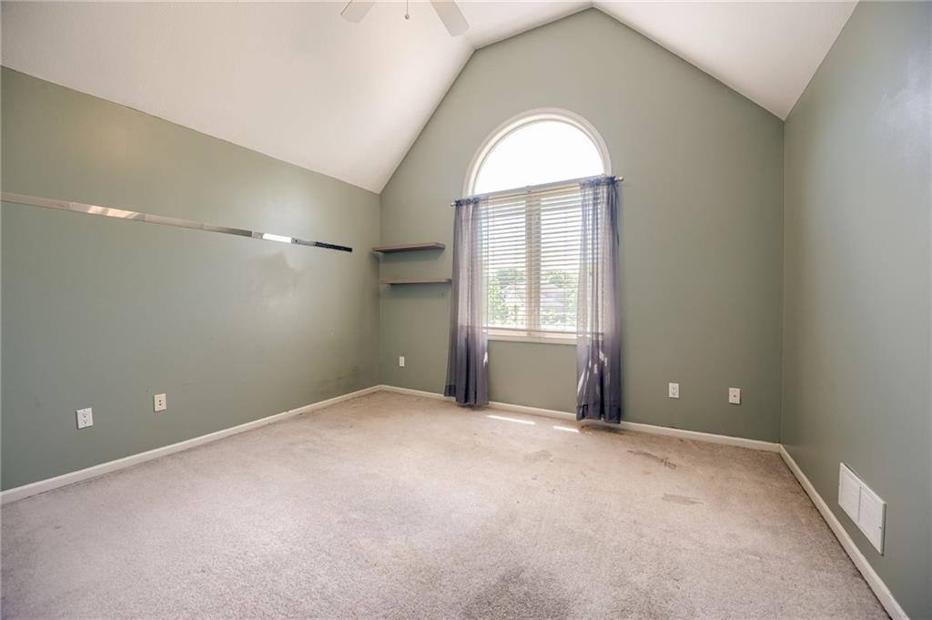 601 SW Forestpark Lane, Lee's Summit, MO 64081