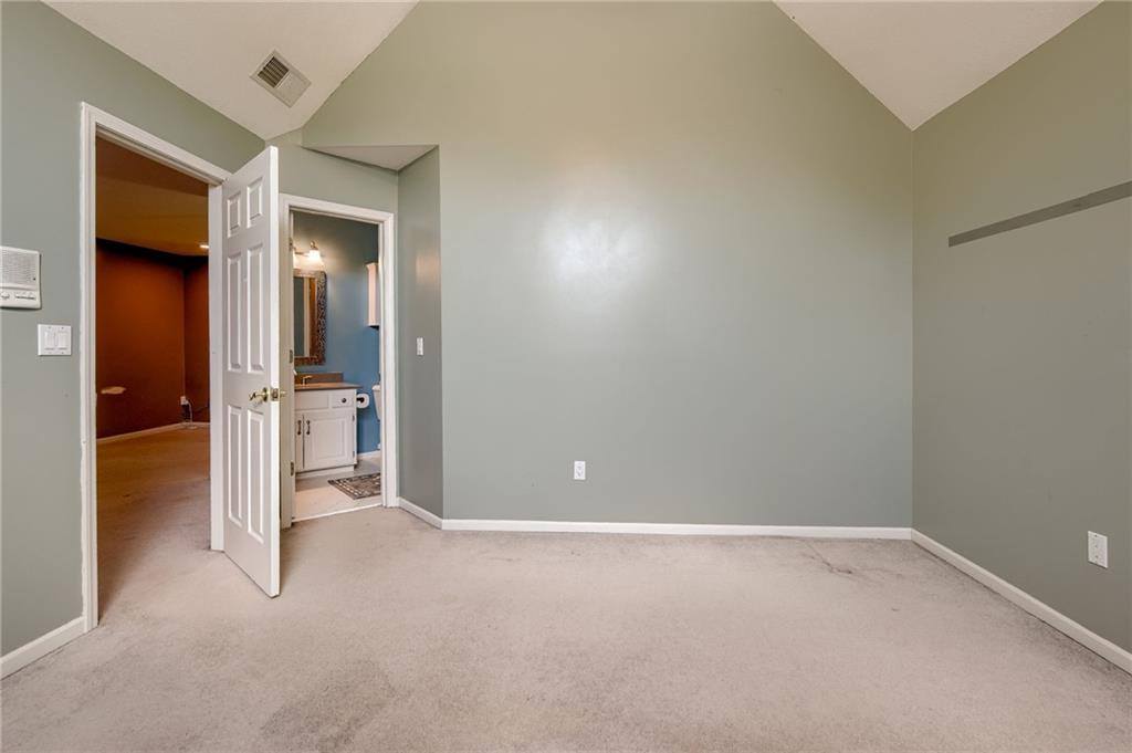 601 SW Forestpark Lane, Lee's Summit, MO 64081