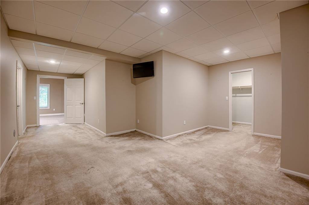 601 SW Forestpark Lane, Lee's Summit, MO 64081