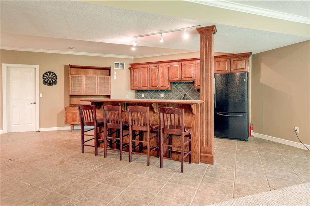 601 SW Forestpark Lane, Lee's Summit, MO 64081