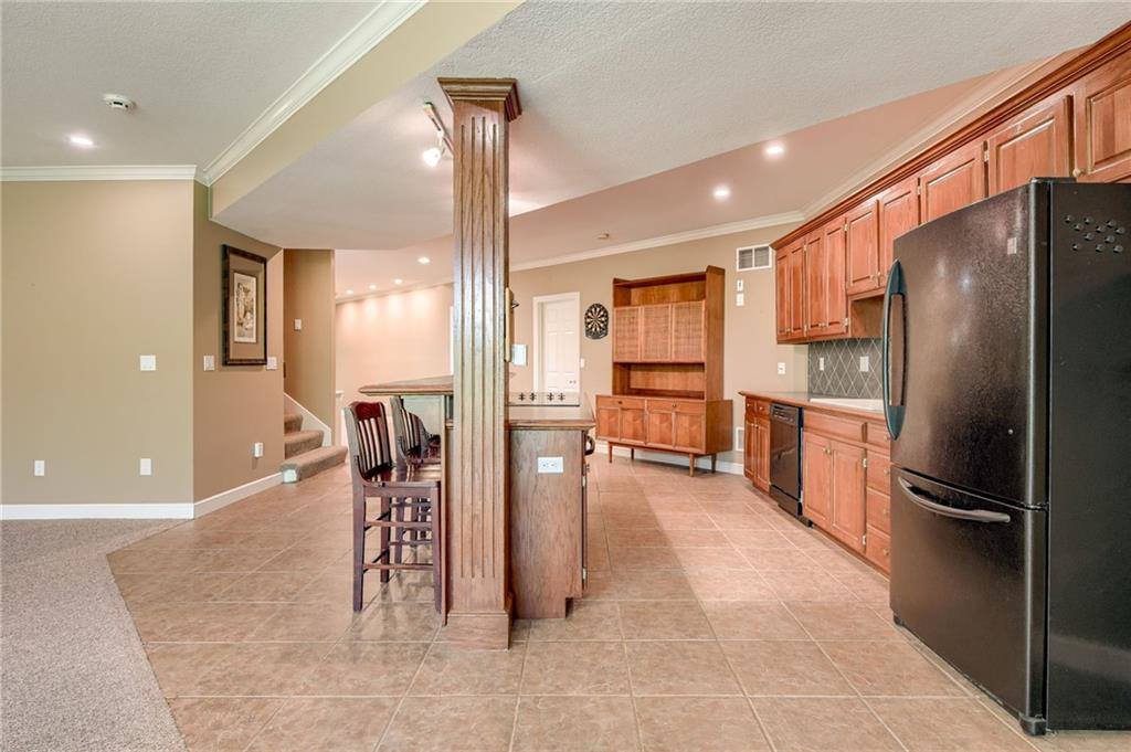 601 SW Forestpark Lane, Lee's Summit, MO 64081