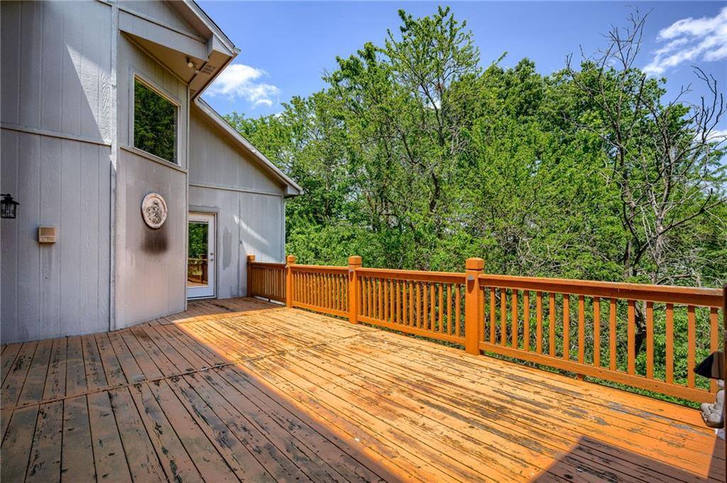 601 SW Forestpark Lane, Lee's Summit, MO 64081