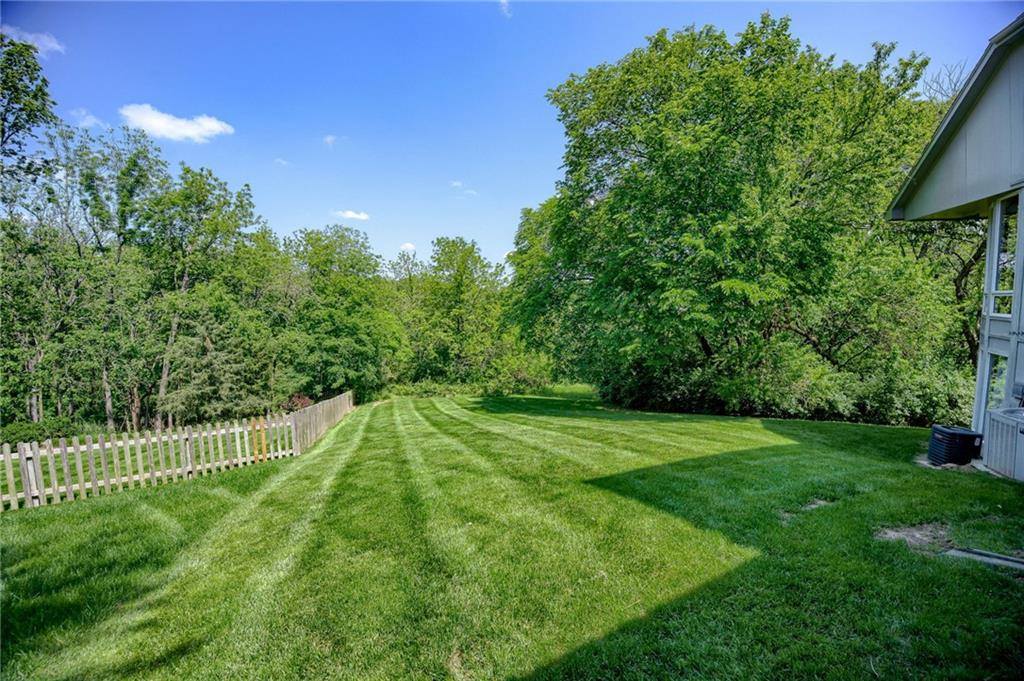 601 SW Forestpark Lane, Lee's Summit, MO 64081