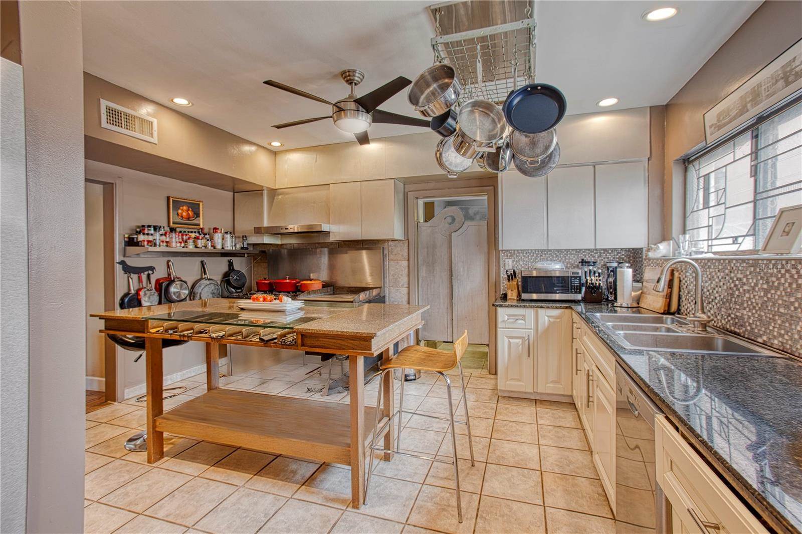 1515 Park Street North, Saint Petersburg, FL 33710