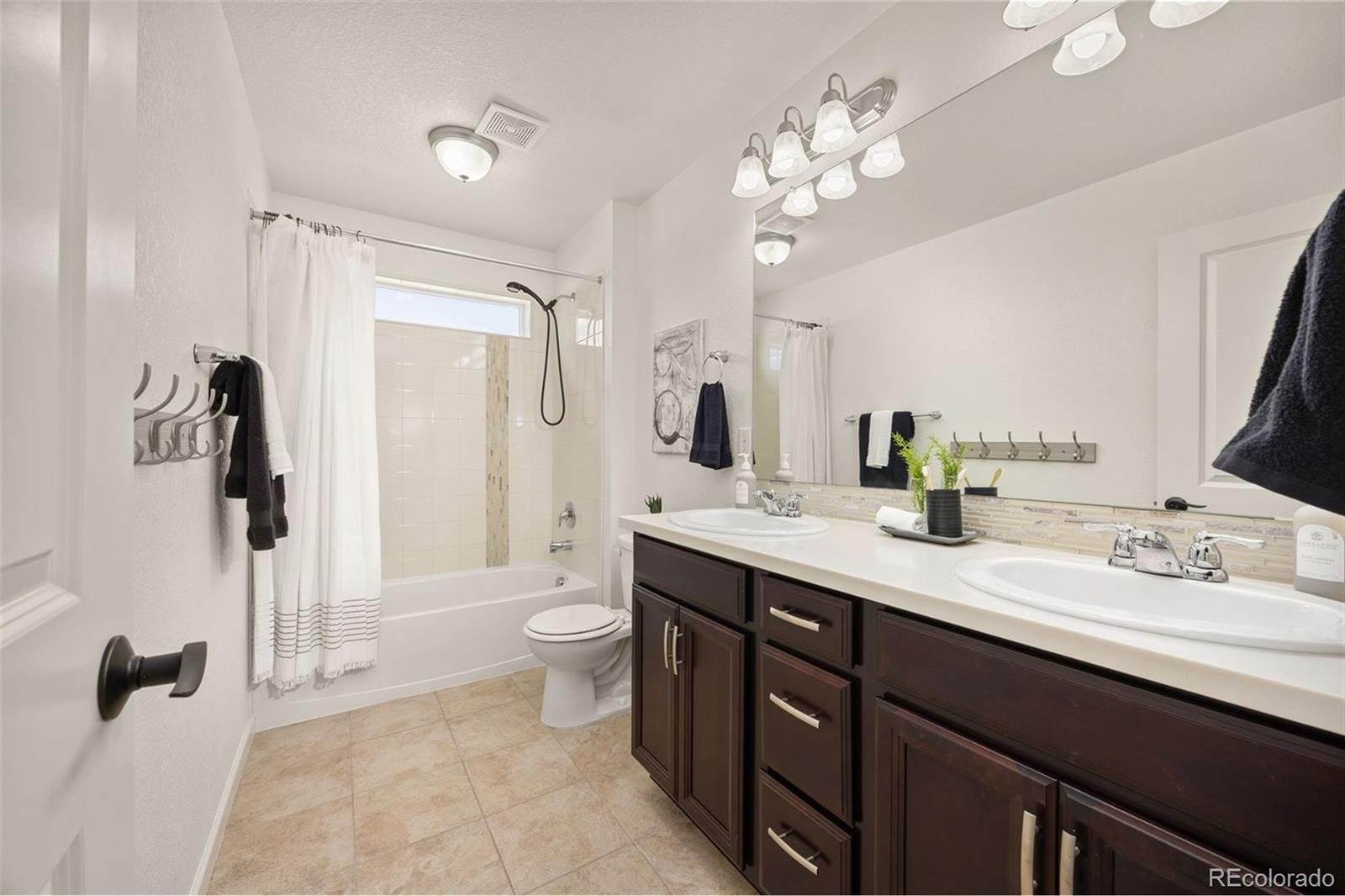 880 Mcmurdo Cir, Castle Rock, CO 80108