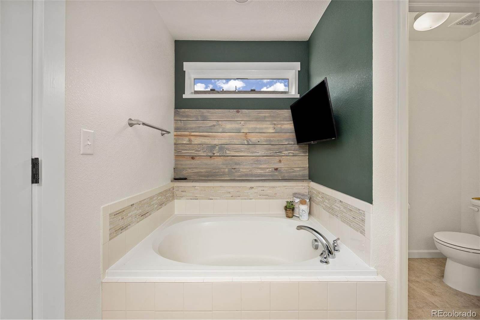 880 Mcmurdo Cir, Castle Rock, CO 80108