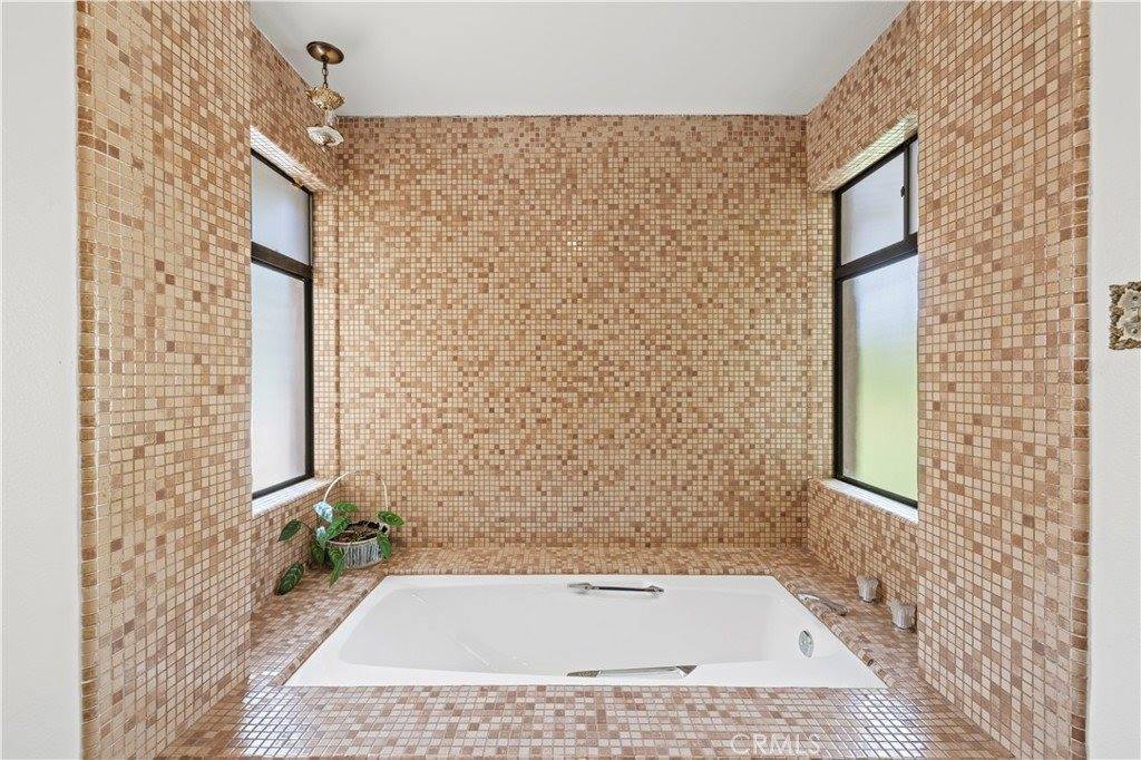 9935 Topeka Drive, Northridge, CA 91324