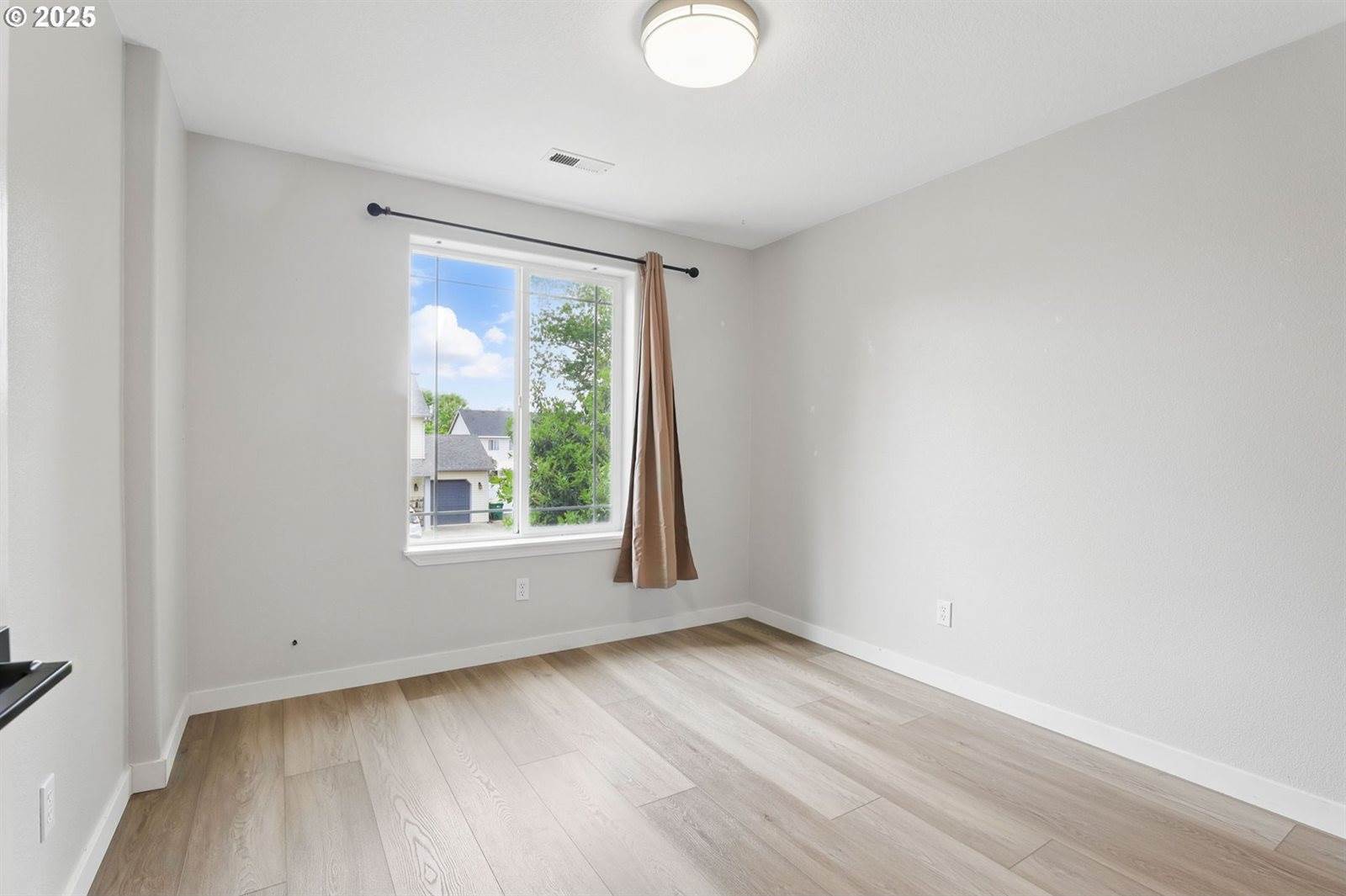 1213 Nichols Ln, ForestGrove, OR 97116