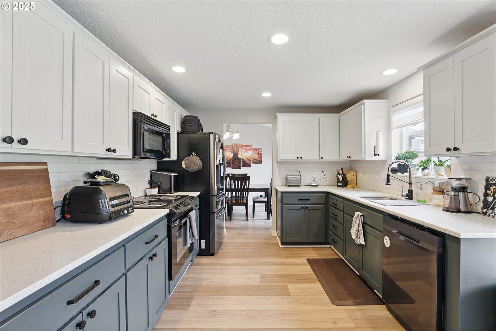 1213 Nichols Ln, ForestGrove, OR 97116