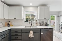 1213 Nichols Ln, ForestGrove, OR 97116