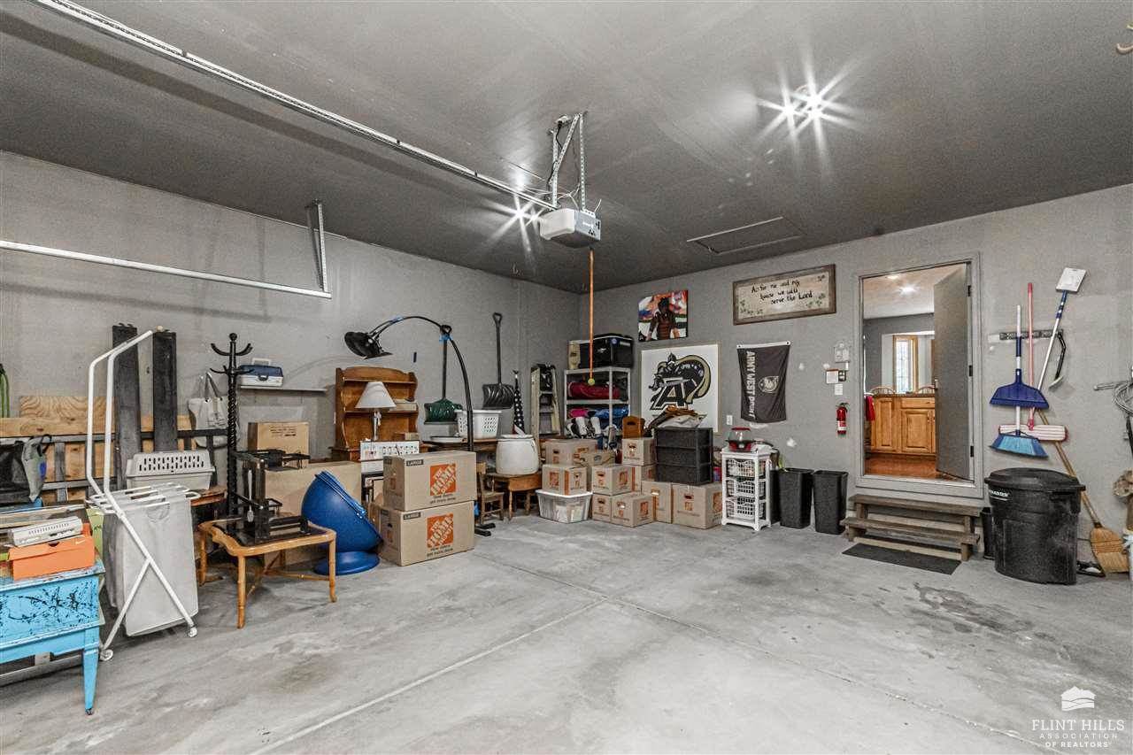 1701 NW 4th Street, Abilene, KS 67410