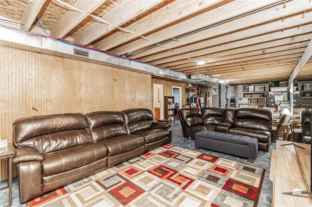 1701 NW 4th Street, Abilene, KS 67410