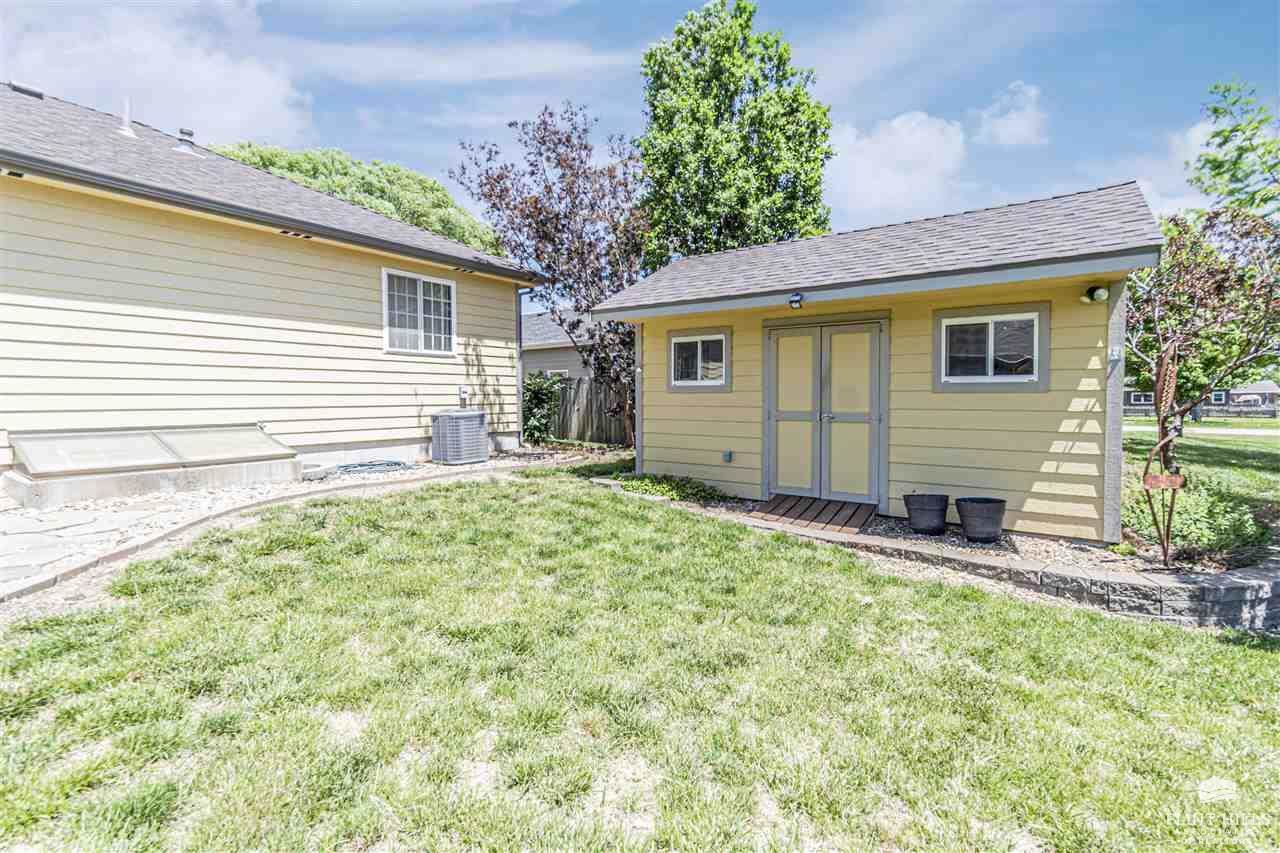 1701 NW 4th Street, Abilene, KS 67410