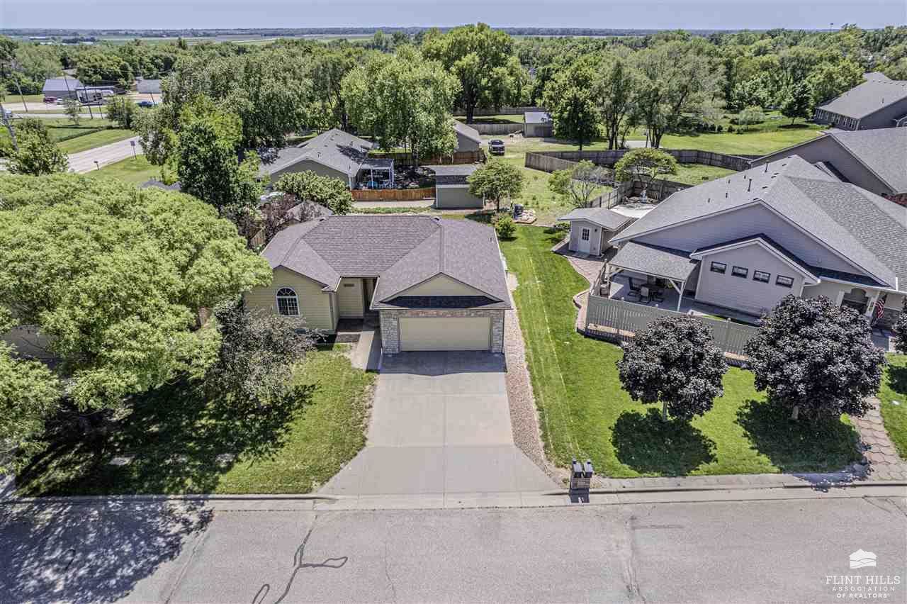 1701 NW 4th Street, Abilene, KS 67410