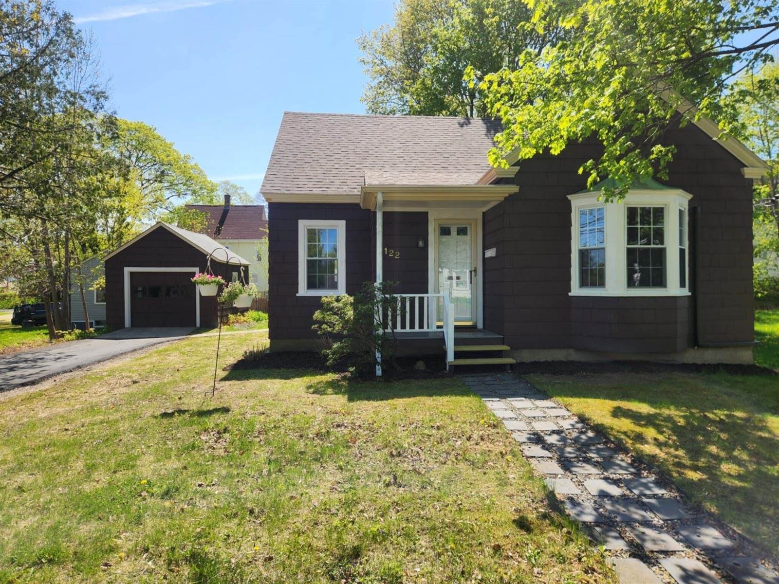 122 Fourteenth Street, Bangor, ME 04401