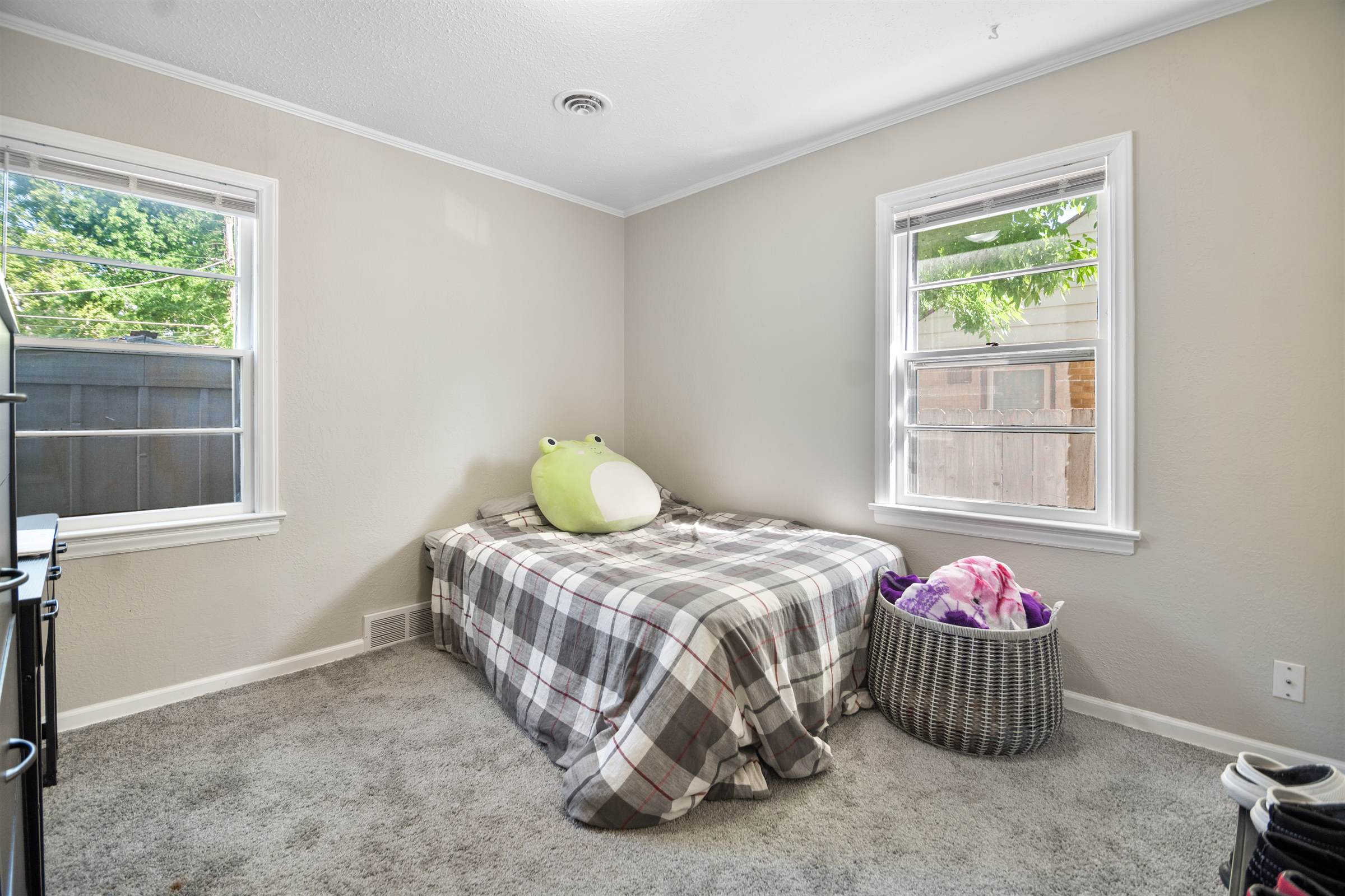 2146 South Old Manor Rd, Wichita, KS 67218