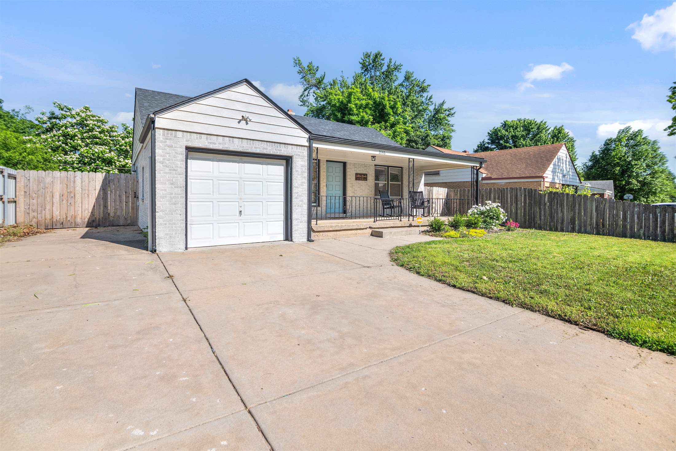 2146 South Old Manor Rd, Wichita, KS 67218