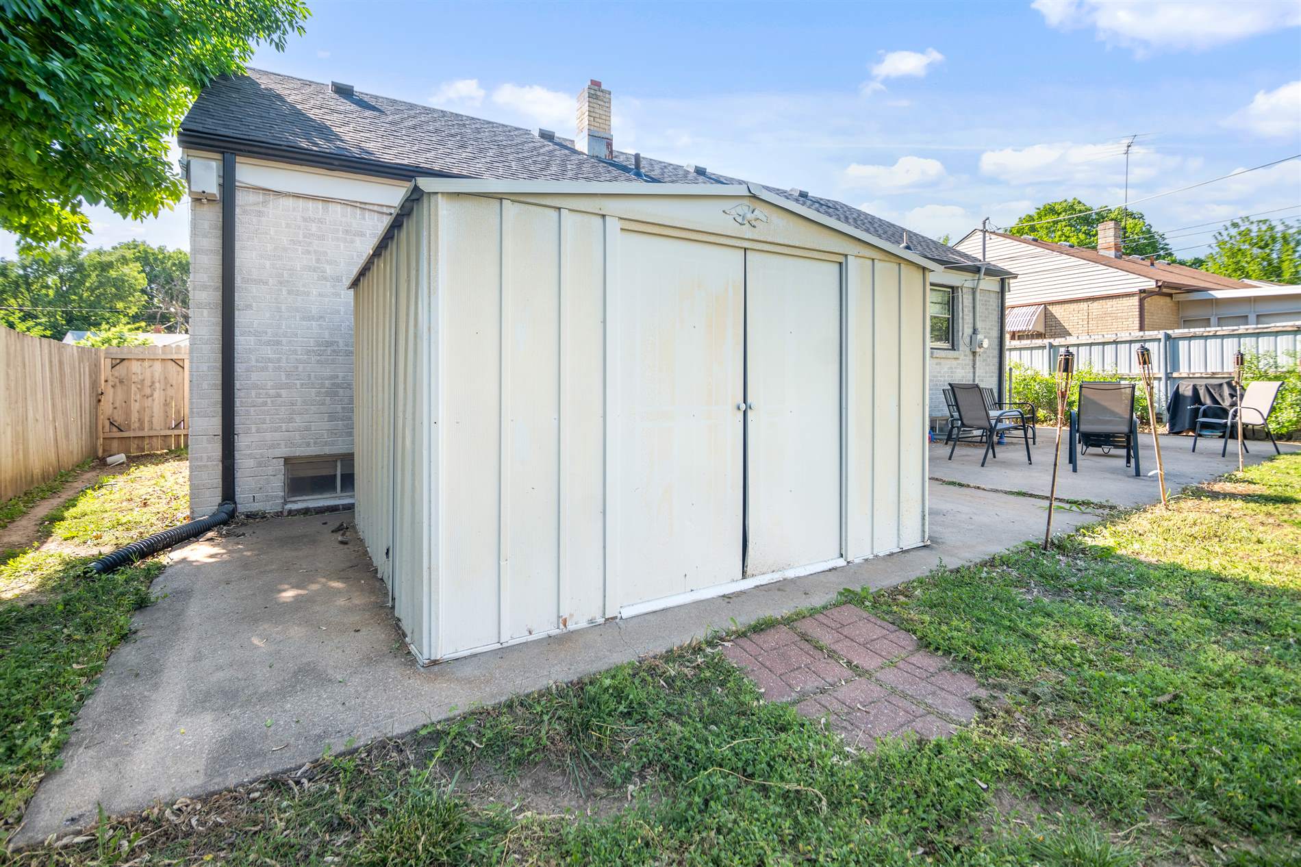 2146 South Old Manor Rd, Wichita, KS 67218