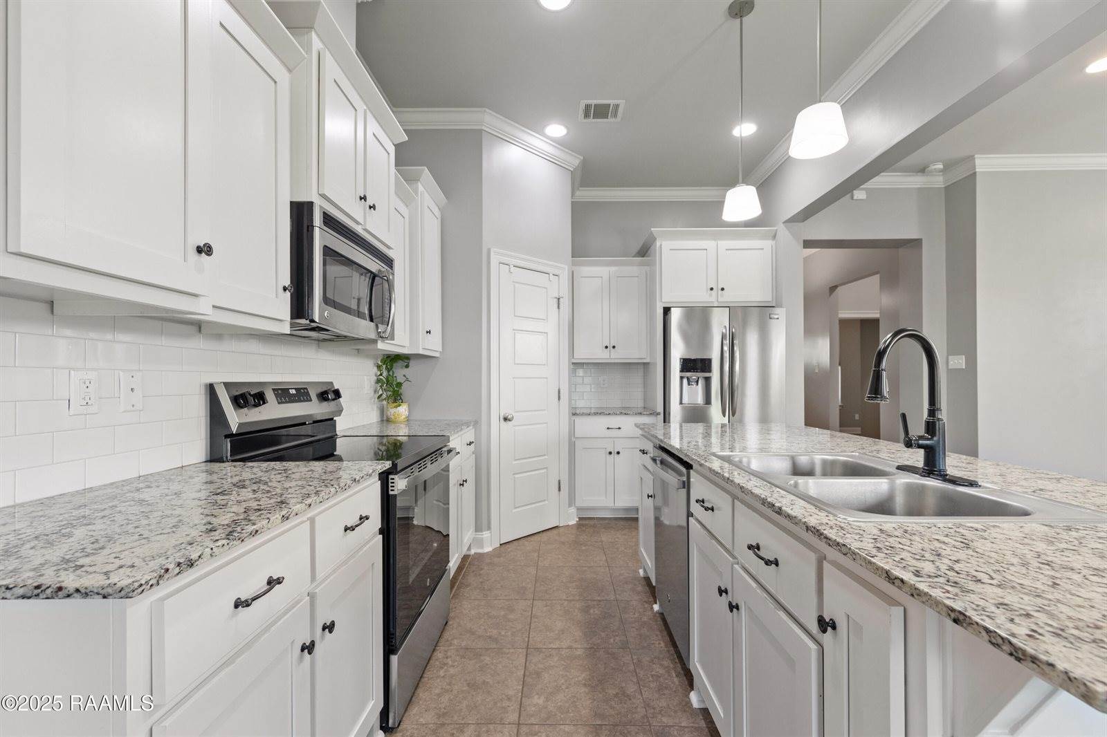 213 Oak Path Drive, Carencro, LA 70520