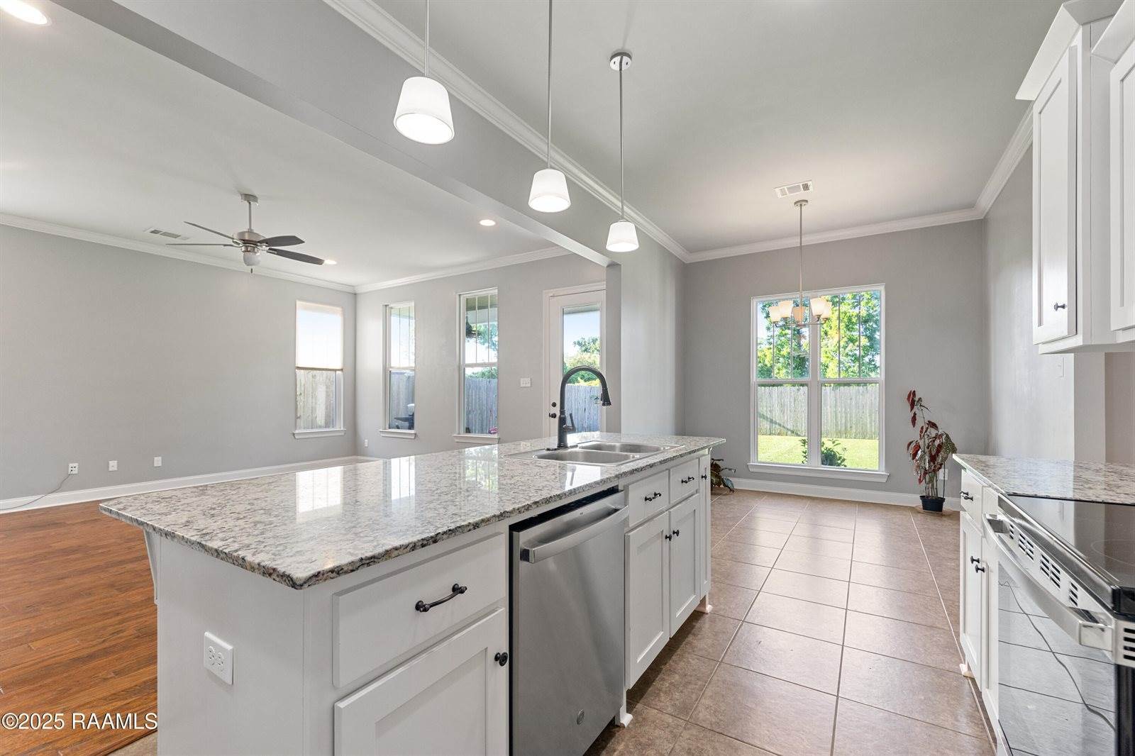 213 Oak Path Drive, Carencro, LA 70520