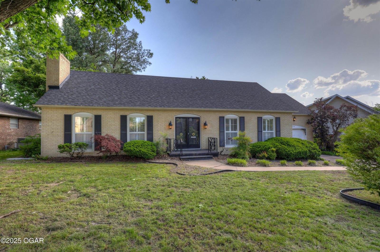 2214 Carolina Avenue, Joplin, MO 64801