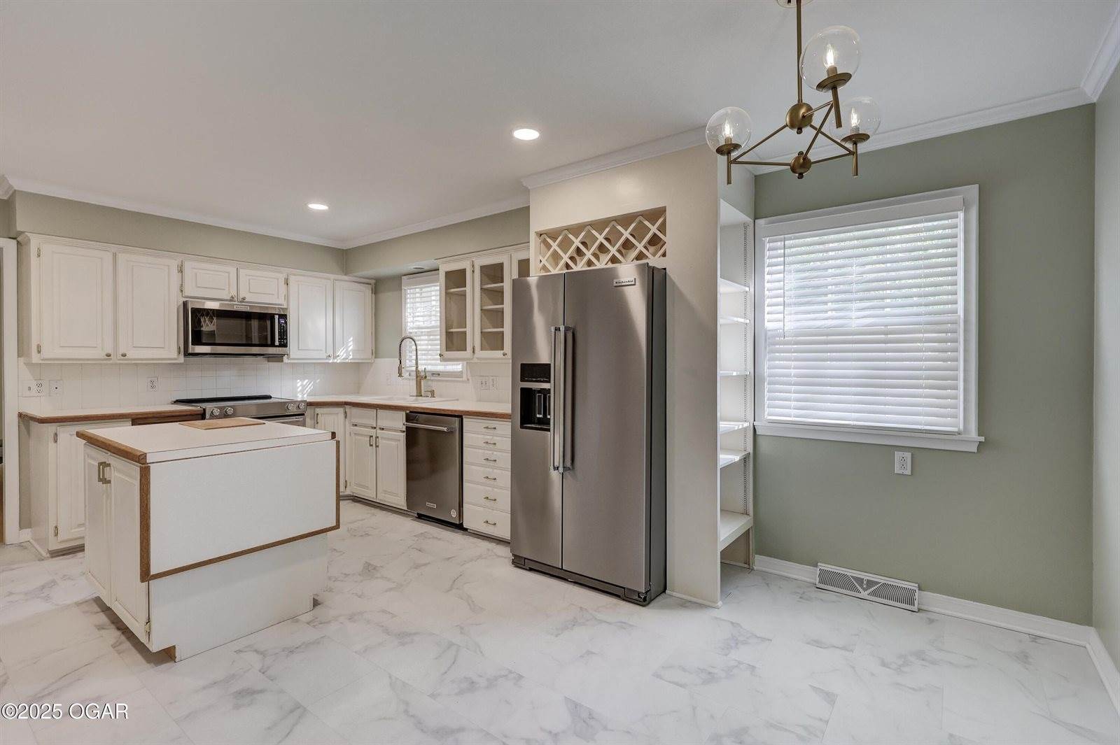 2214 Carolina Avenue, Joplin, MO 64801