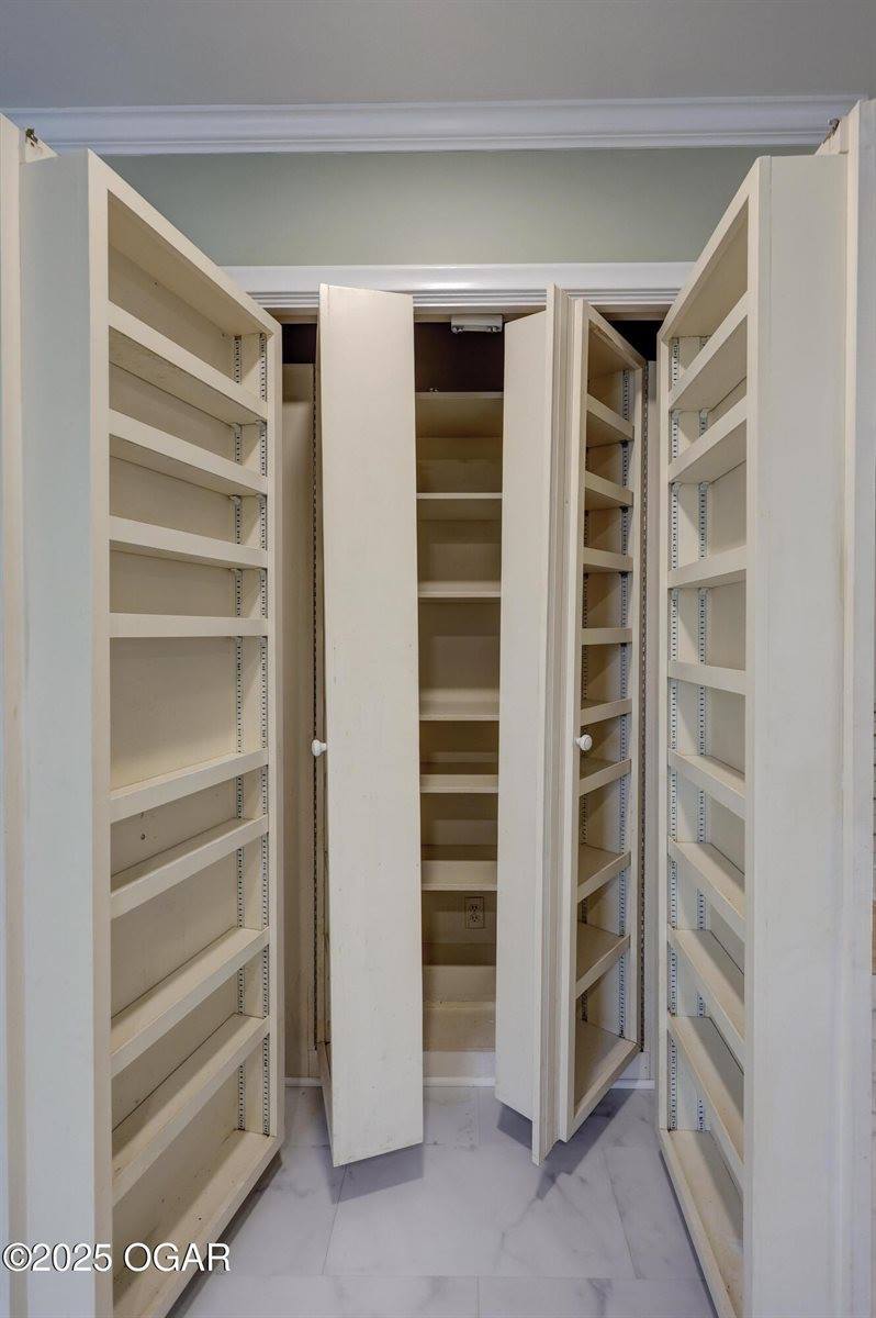 2214 Carolina Avenue, Joplin, MO 64801