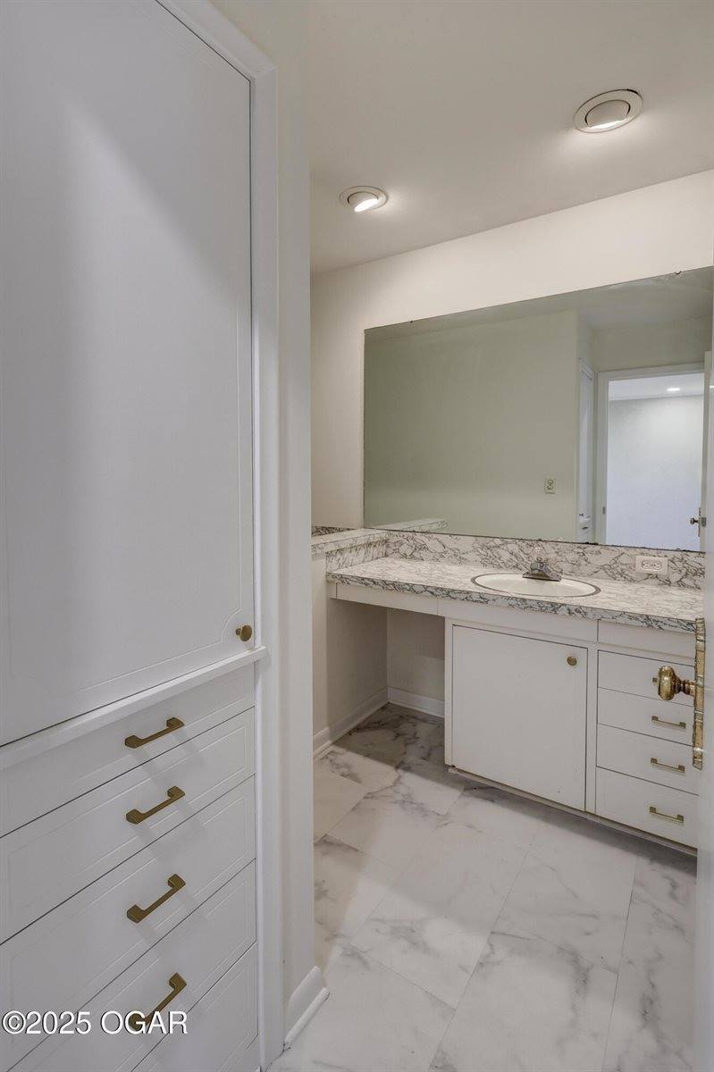 2214 Carolina Avenue, Joplin, MO 64801