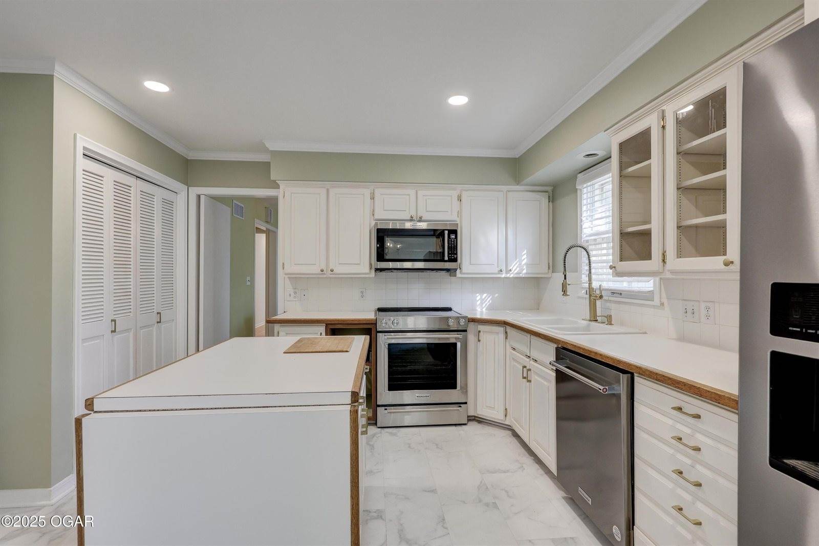 2214 Carolina Avenue, Joplin, MO 64801