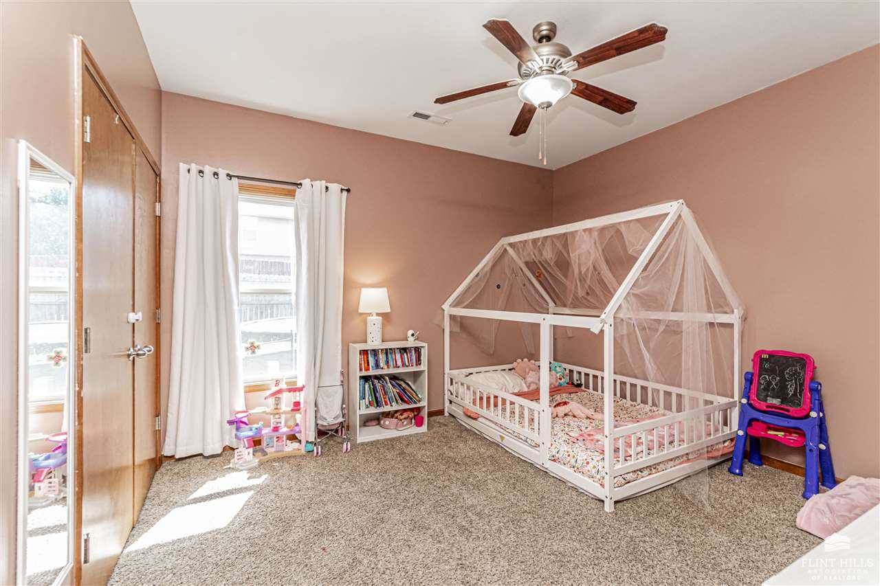 1507 Meadowbrooke Lane, Junction City, KS 66441