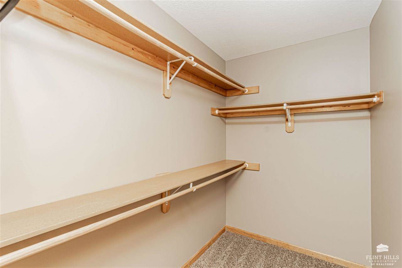 912 Kramer Court, Junction City, KS 66441