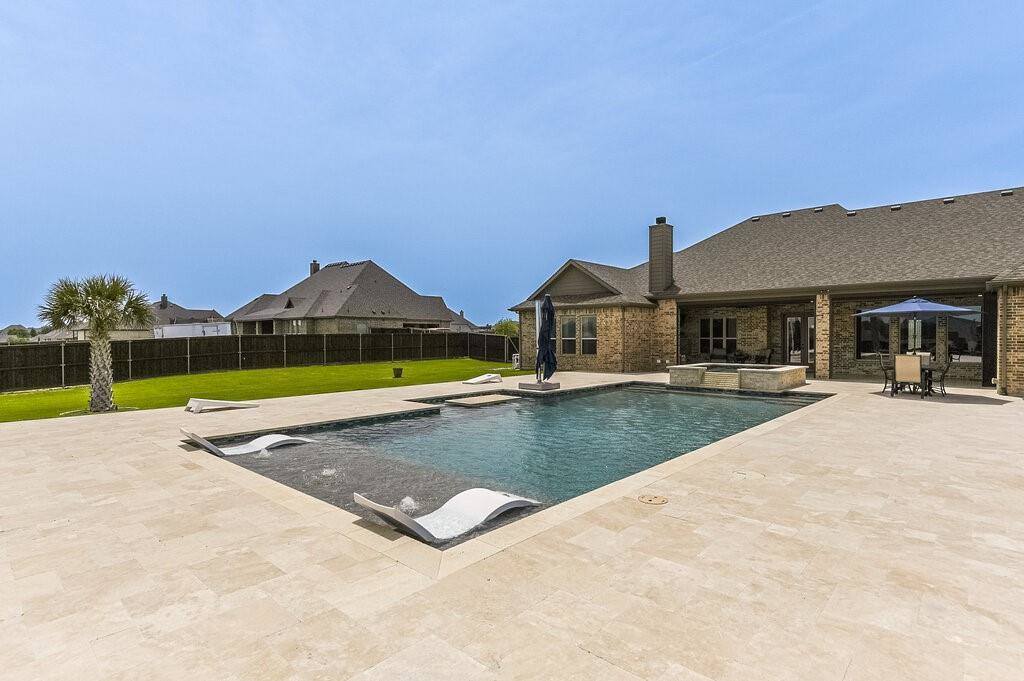 2720 Creek Crossing Lane, Midlothian, TX 76065