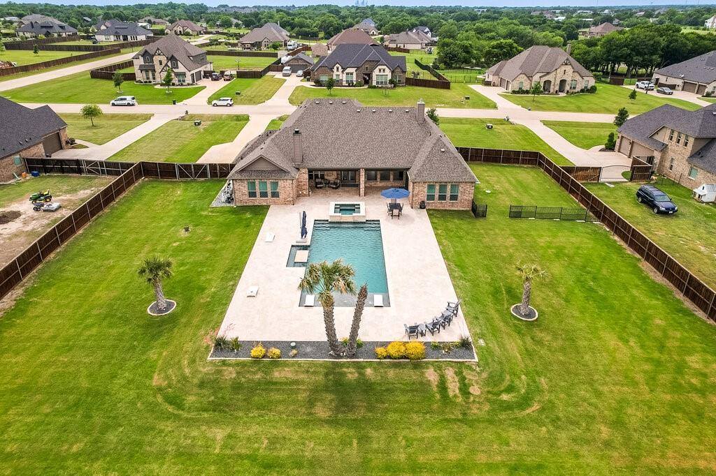 2720 Creek Crossing Lane, Midlothian, TX 76065
