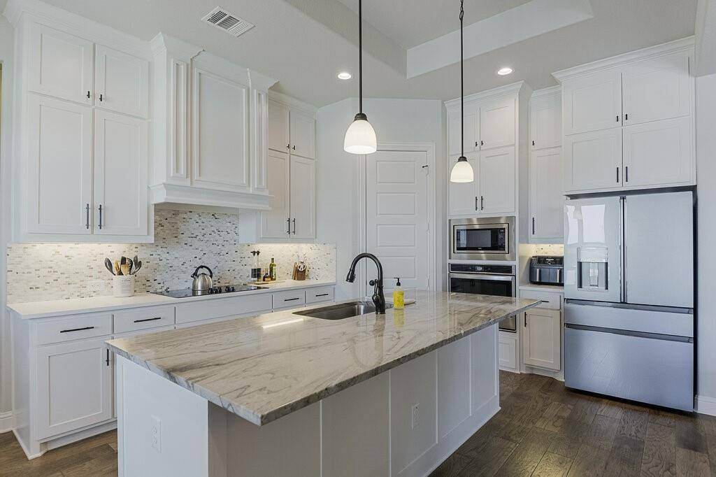 2720 Creek Crossing Lane, Midlothian, TX 76065