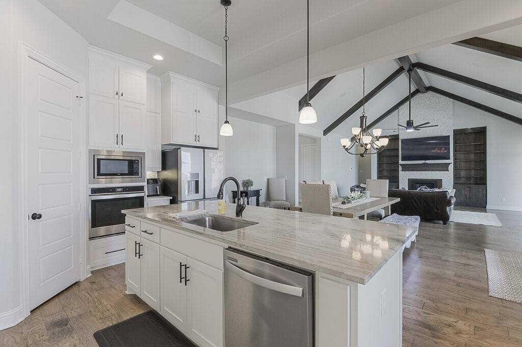 2720 Creek Crossing Lane, Midlothian, TX 76065